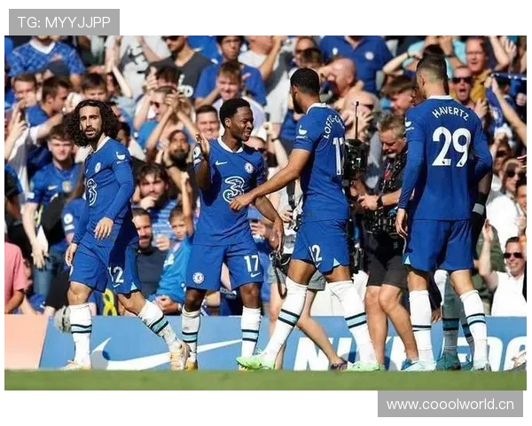 切尔西阵容豪华却缺乏稳定输出，进攻端表现波动影响赛季走势