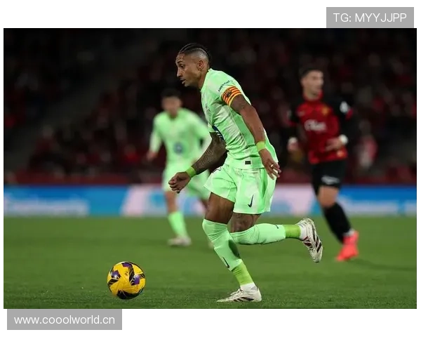 拉菲尼亚vs热苏斯 同期发展表现与赛场贡献差异分析 拉菲尼亚vs热苏斯 同期发展表现与赛场贡献差异分析