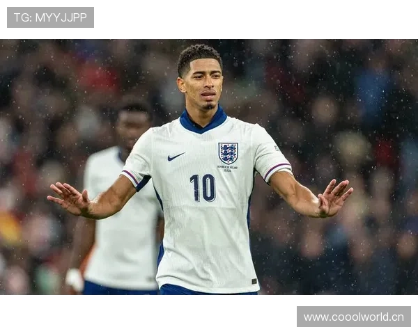 赖斯与贝林厄姆：英格兰双核中场战术角色及攻守平衡差异解析