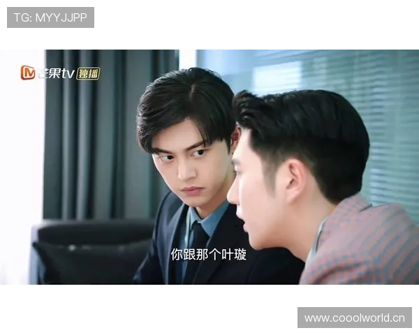 胡金秋赛场像神，街角买凉粉的日常照太接地气——按他身价这反差我不行